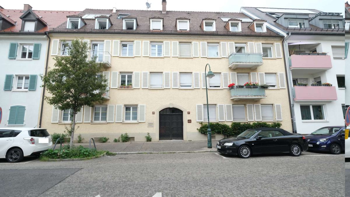 Vorderansicht Gebäude